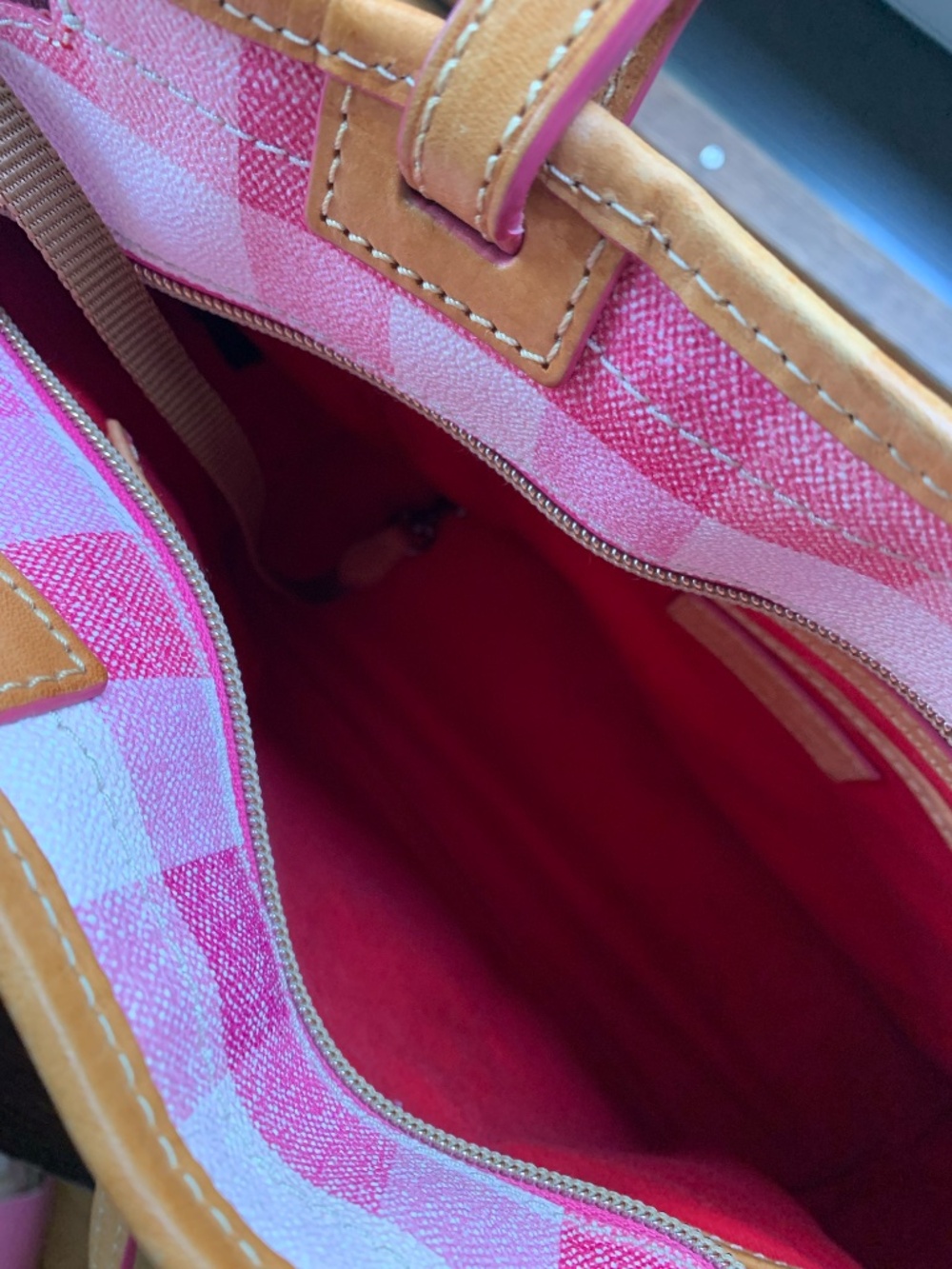 Dooney & Bourke Quadretto Pink Purse - Picture 10 of 11